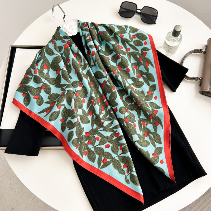 90cm Square Scarf High Quality - Office High Tech 评论和价格