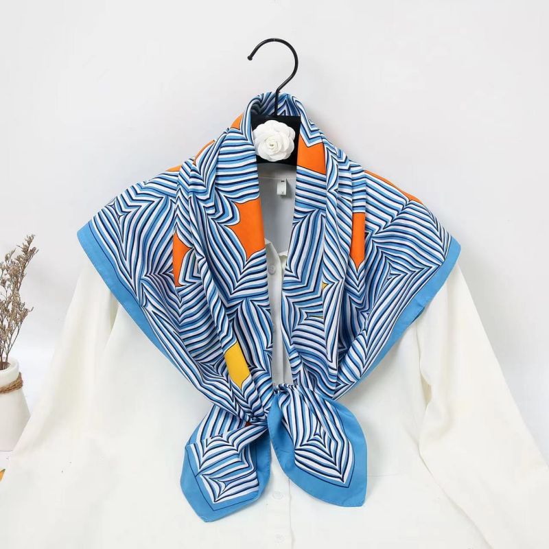 90cm Square Scarf High Quality - Office High Tech 评论和价格